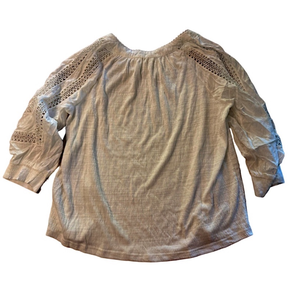 NWT White Blouse with Open Crochet Sleeves - Picture 5 of 7